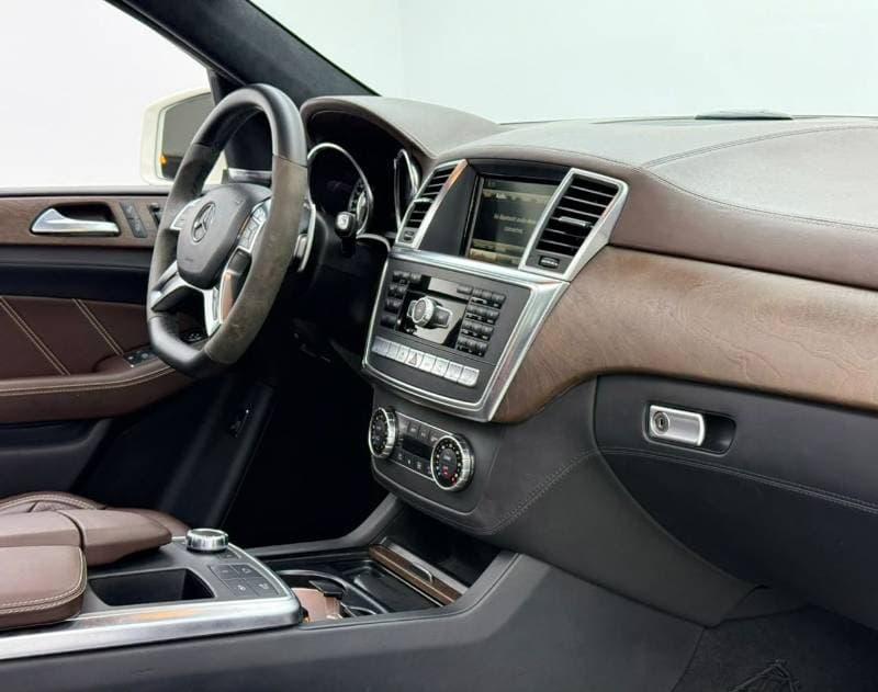 2014 Mercedes Benz ML63 AMG STANDARD thumbnail 7