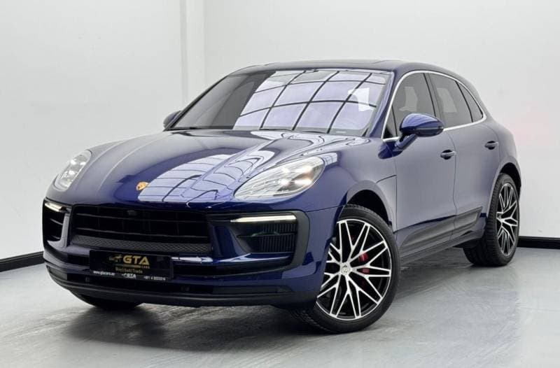 2025 Porsche Macan thumbnail 3