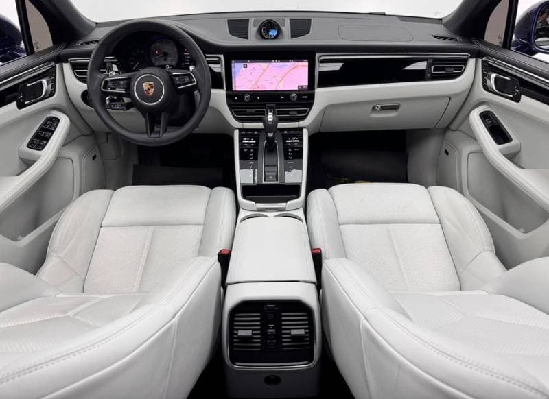 2025 Porsche Macan thumbnail 7