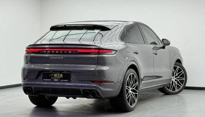 2024 Porsche Cayenne S thumbnail 4