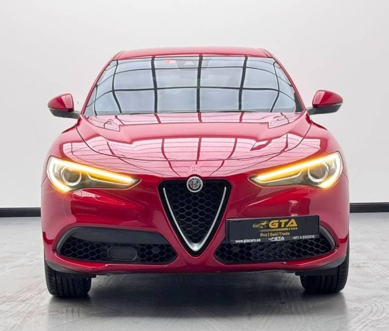 2018 Alfa Romeo Stelvio SUPER thumbnail 2