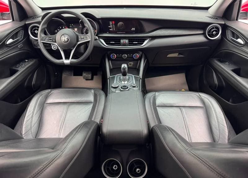 2018 Alfa Romeo Stelvio SUPER thumbnail 7