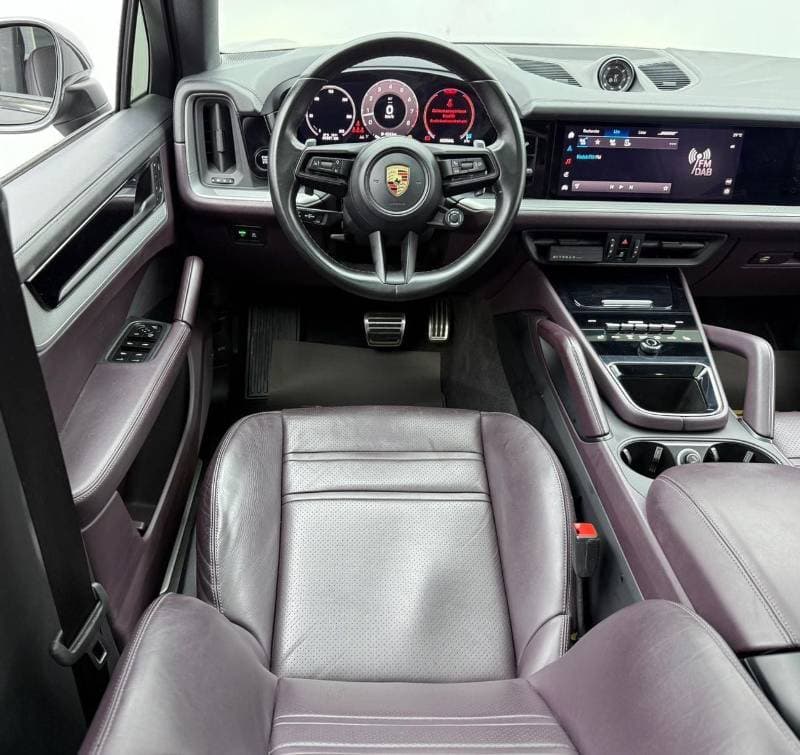 2024 Porsche Cayenne S thumbnail 8