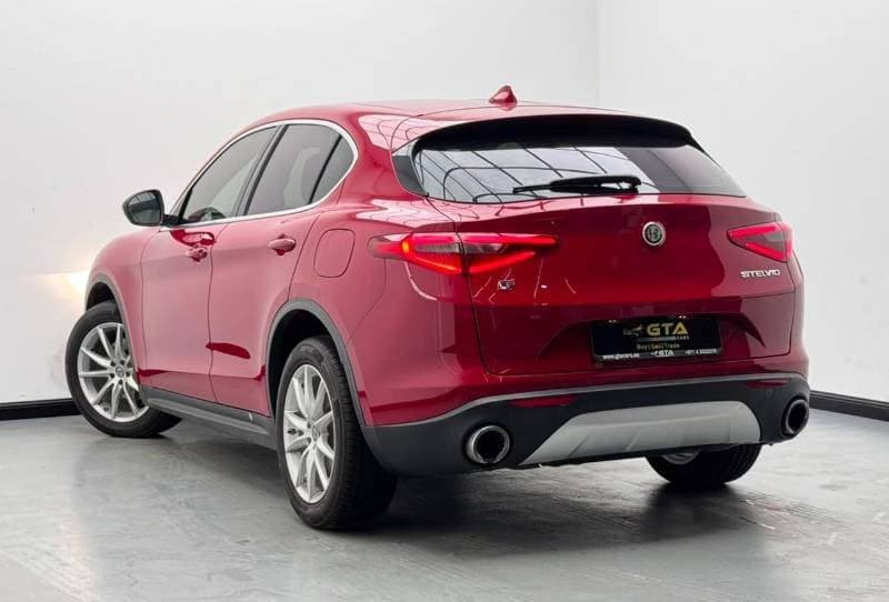 2018 Alfa Romeo Stelvio SUPER thumbnail 6