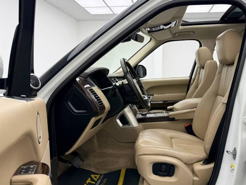 2017 Land Rover Range Rover HSE thumbnail 8