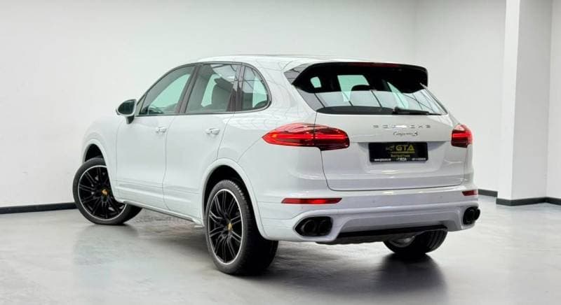 2016 Porsche Cayenne S thumbnail 6