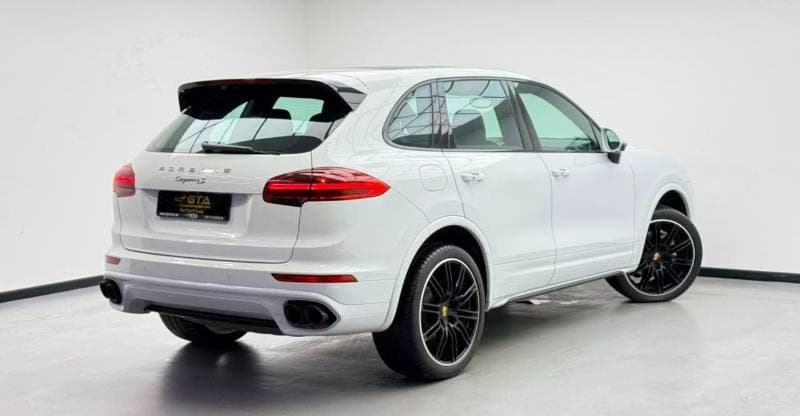 2016 Porsche Cayenne S thumbnail 4