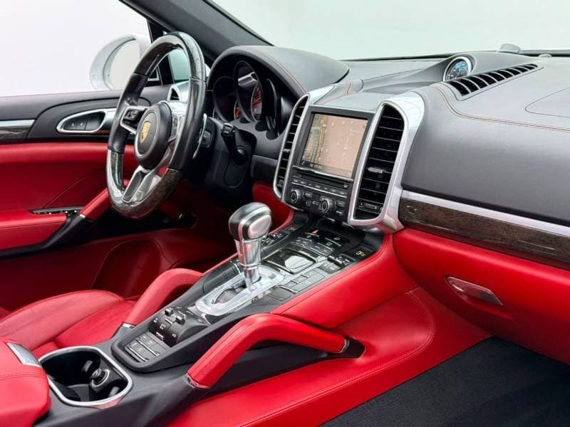 2016 Porsche Cayenne S thumbnail 7