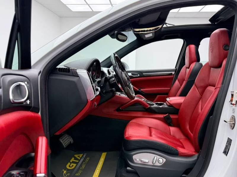 2016 Porsche Cayenne S thumbnail 8