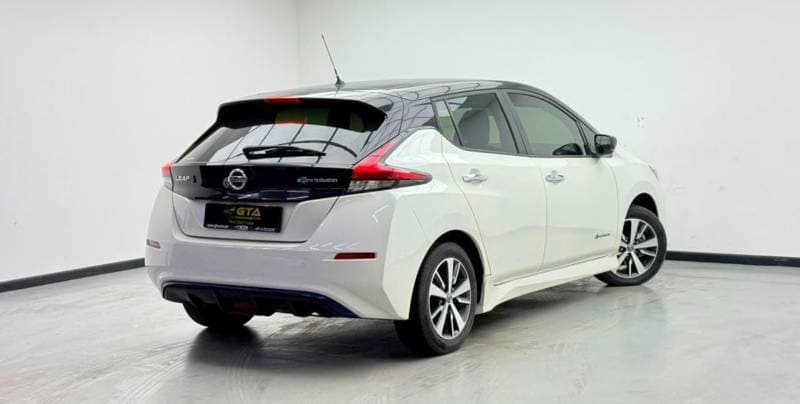 2019 Nissan Leaf S thumbnail 4