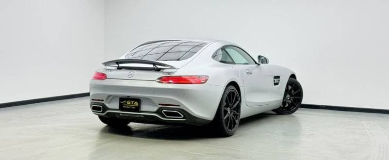 2016 Mercedes Benz AMG GT thumbnail 4