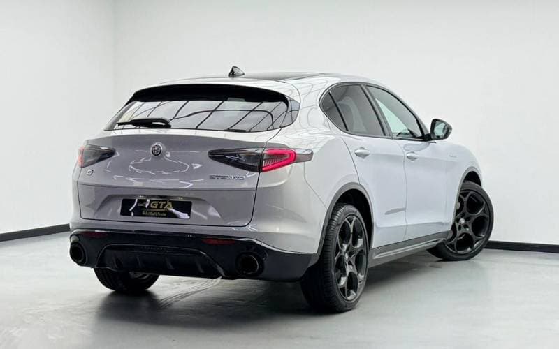 2025 Alfa Romeo Stelvio VELOCE thumbnail 4