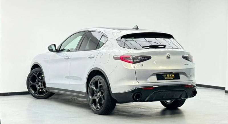 2025 Alfa Romeo Stelvio VELOCE thumbnail 6