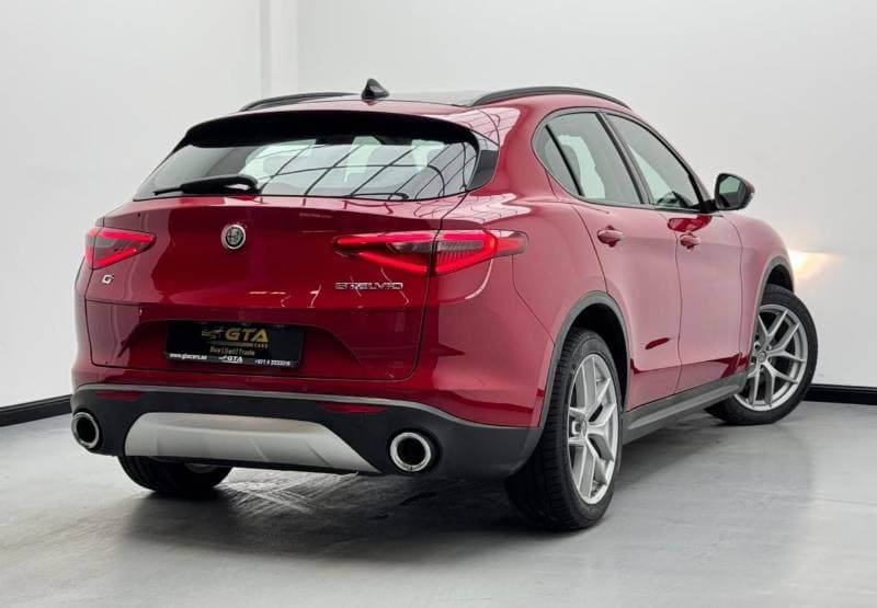 2020 Alfa Romeo Stelvio SUPER thumbnail 4