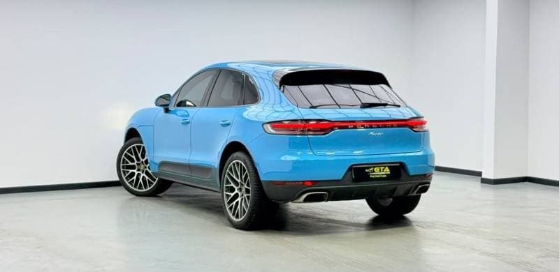 2020 Porsche Macan STANDARD thumbnail 6