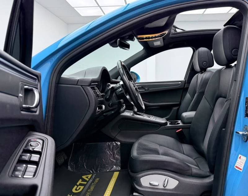 2020 Porsche Macan STANDARD thumbnail 8