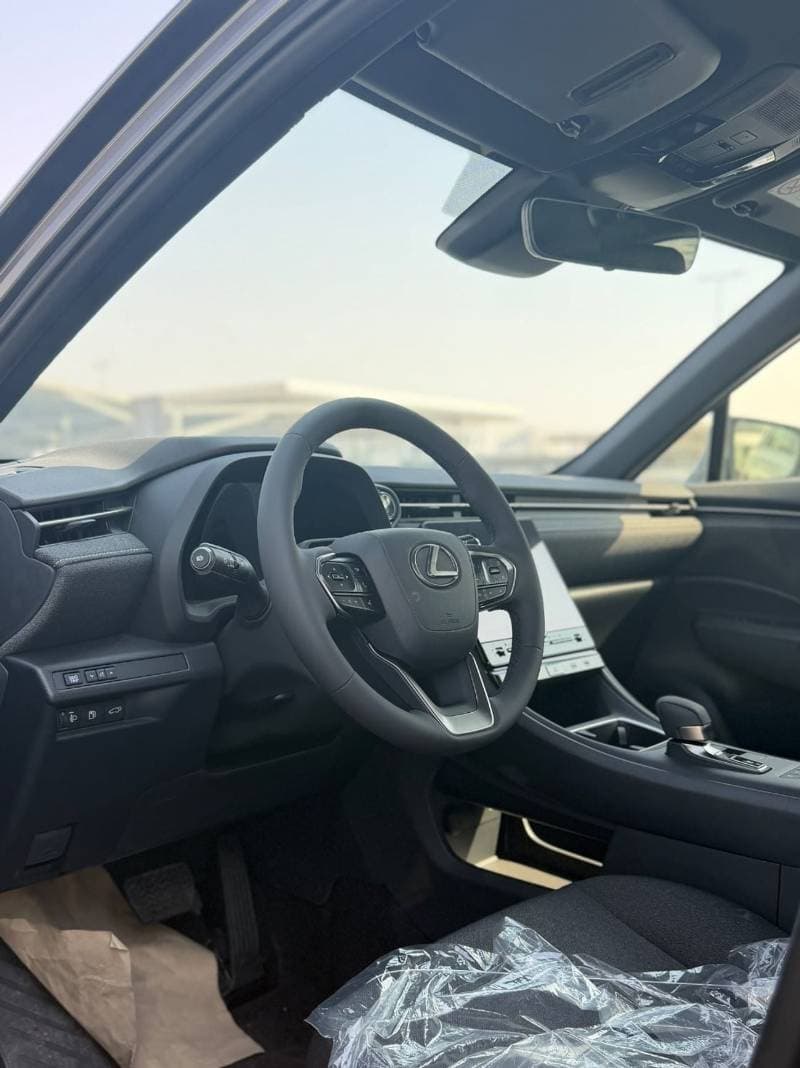 2026 Lexus LBX Premium thumbnail 4
