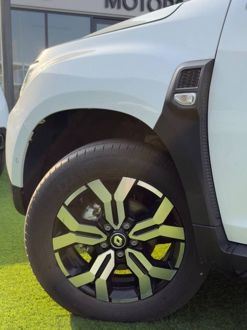 2025 Renault Duster LE thumbnail 4