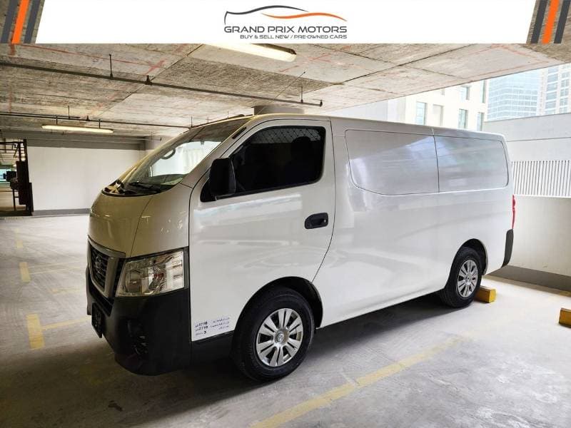 2022 Nissan Urvan STANDARD