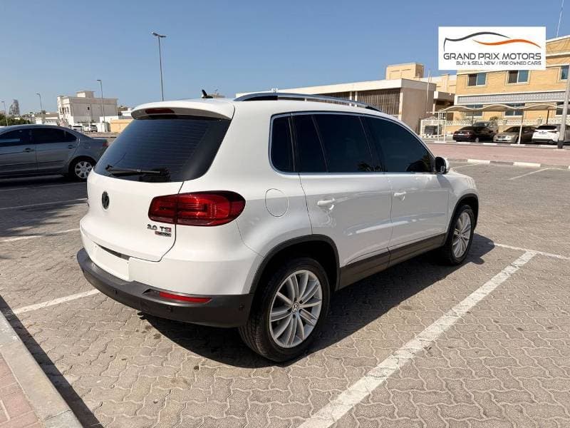 2016 Volkswagen Tiguan SE thumbnail 6