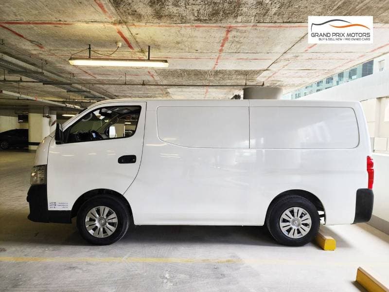 2022 Nissan Urvan STANDARD thumbnail 5