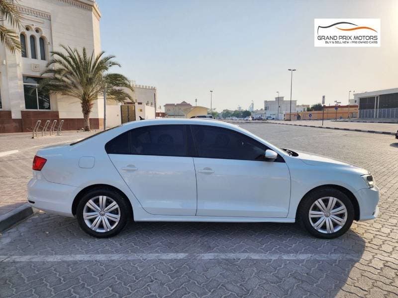 2015 Volkswagen Jetta TRENDLINE S thumbnail 4