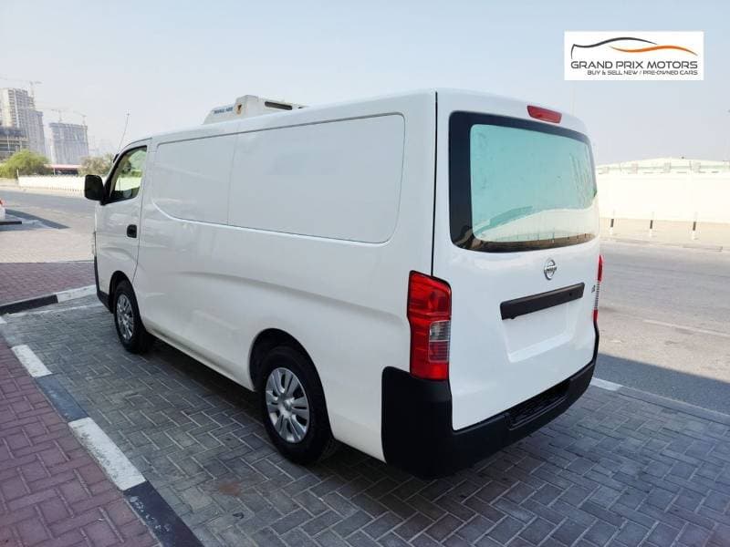 2022 Nissan Urvan STANDARD thumbnail 6