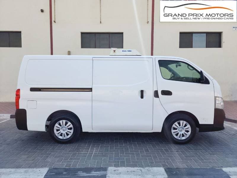 2022 Nissan Urvan STANDARD thumbnail 4