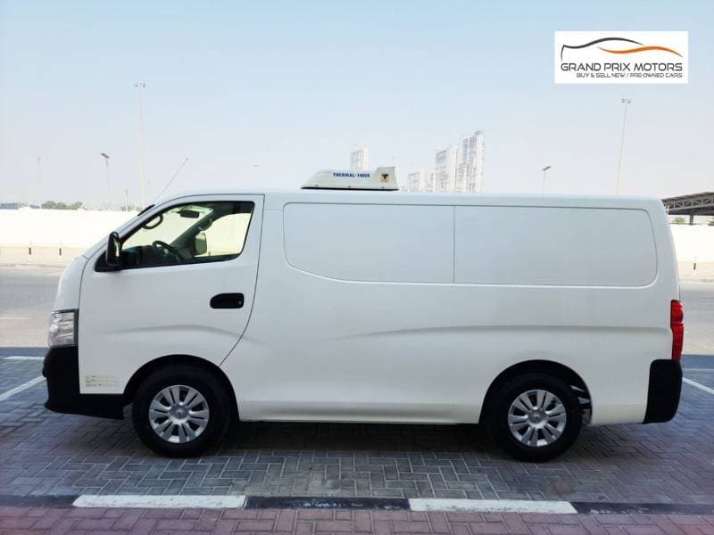 2022 Nissan Urvan STANDARD thumbnail 5
