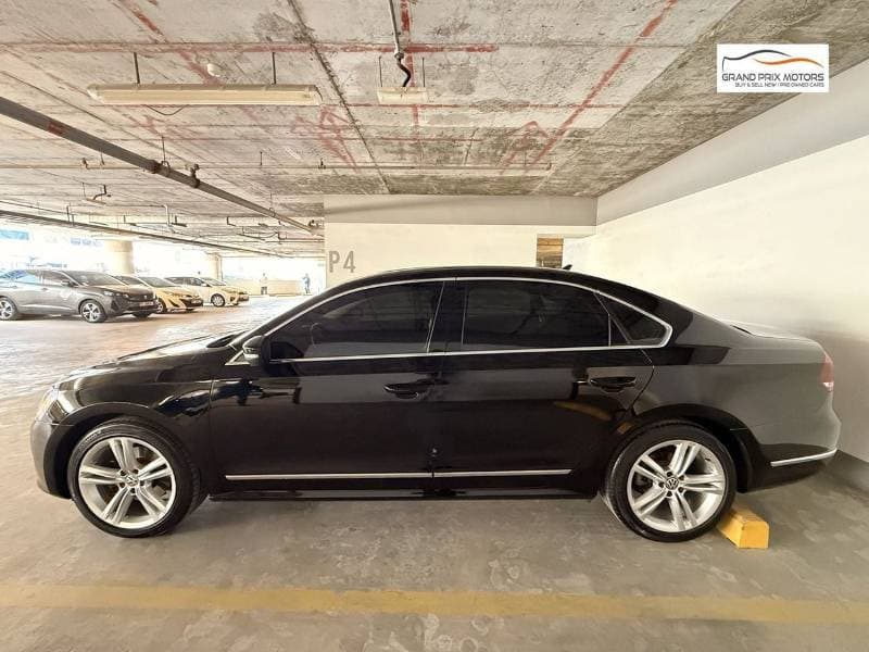 2012 Volkswagen Passat SEL thumbnail 5
