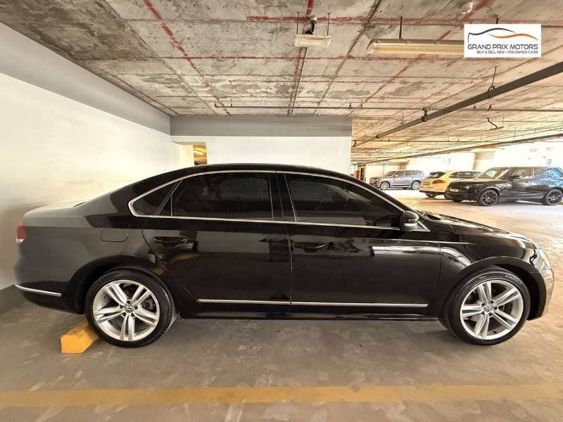 2012 Volkswagen Passat SEL thumbnail 4