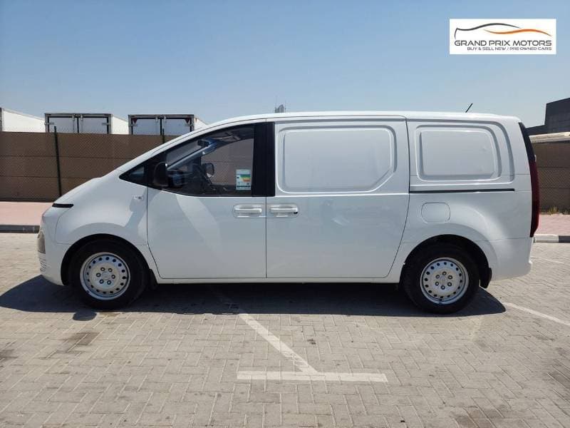 2023 Hyundai Staria STANDARD thumbnail 4