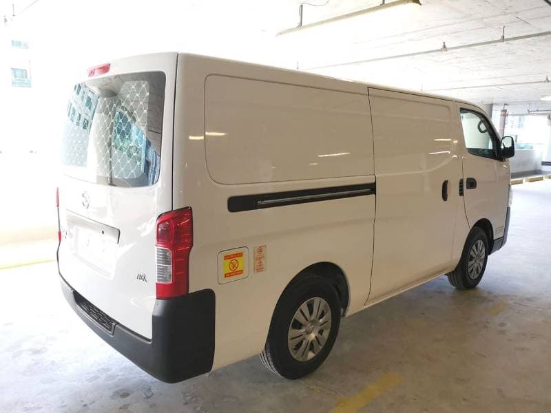 2021 Nissan Urvan STANDARD thumbnail 6
