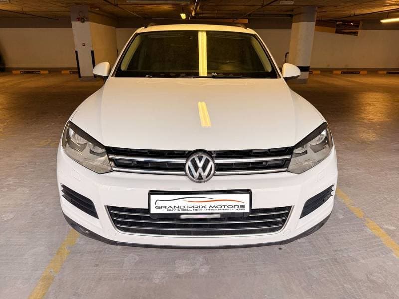 2014 Volkswagen Touareg S thumbnail 2