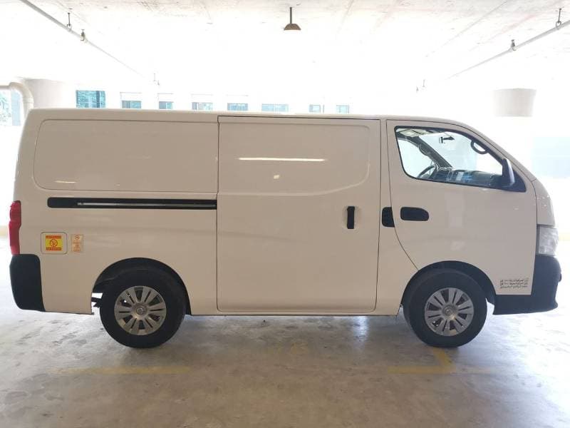 2021 Nissan Urvan STANDARD thumbnail 4