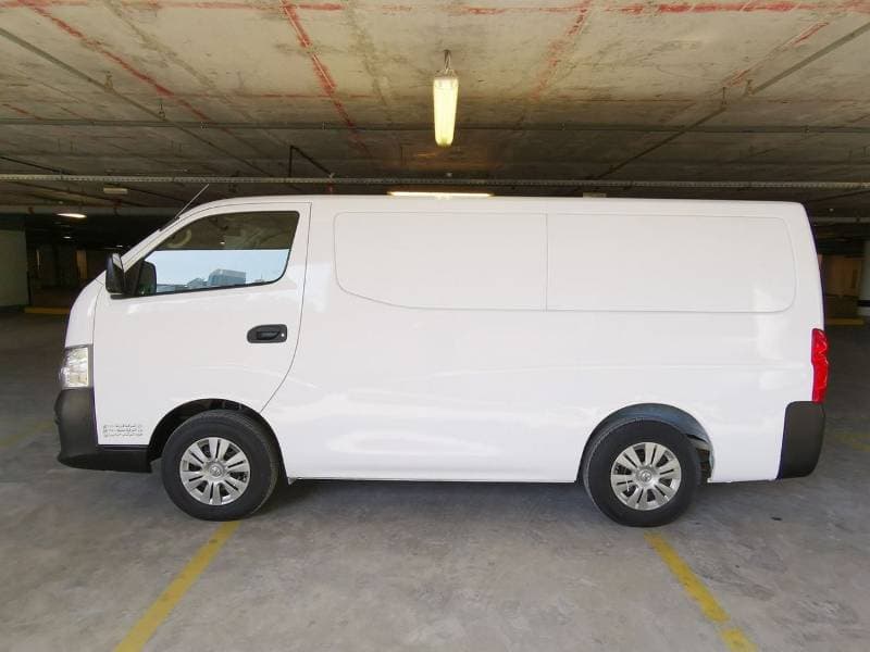 2021 Nissan Urvan STANDARD thumbnail 5