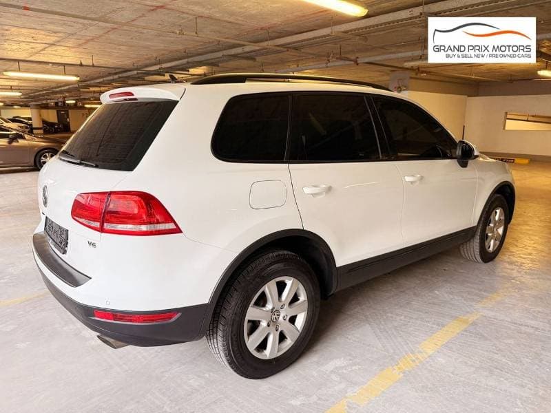 2014 Volkswagen Touareg S thumbnail 6