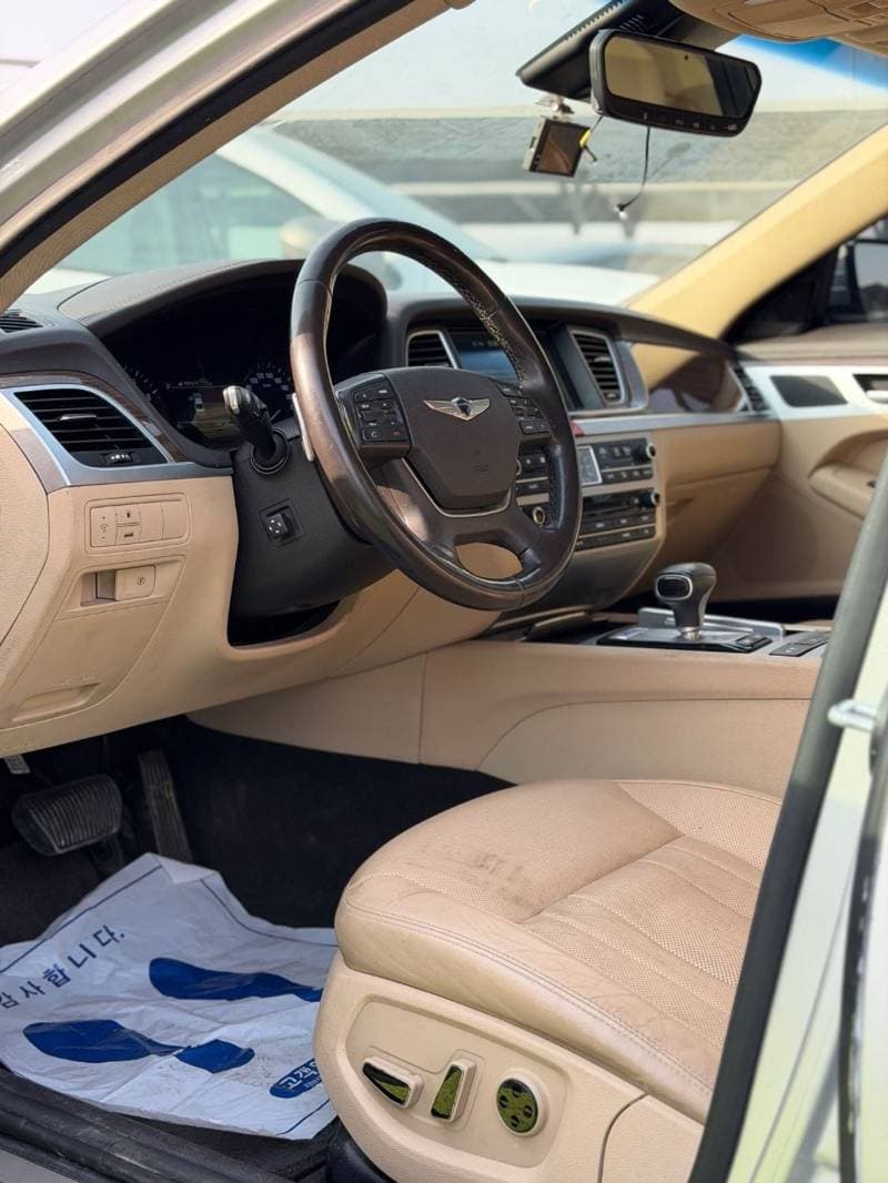 2017 Genesis G80 BASE thumbnail 6