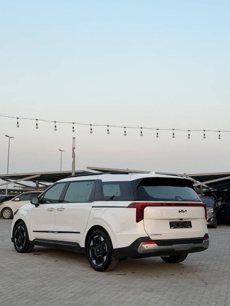 2025 Kia Carnival EX DLX thumbnail 4