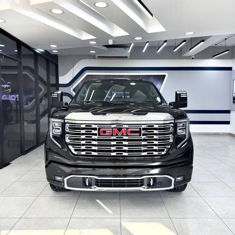 2026 GMC Sierra thumbnail 2
