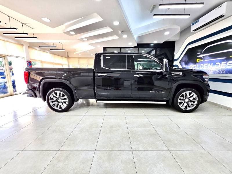 2026 GMC Sierra thumbnail 4
