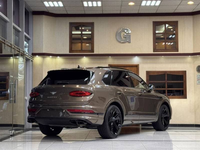 2023 Bentley Bentayga AZURE thumbnail 7