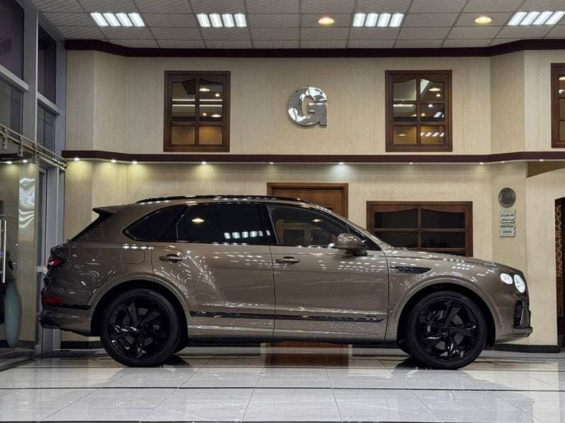 2023 Bentley Bentayga AZURE thumbnail 4