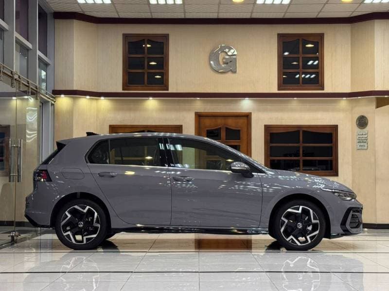 2025 Volkswagen Golf R thumbnail 5
