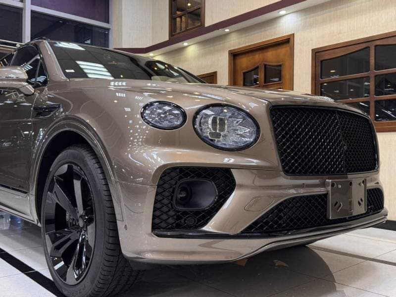 2023 Bentley Bentayga AZURE thumbnail 6