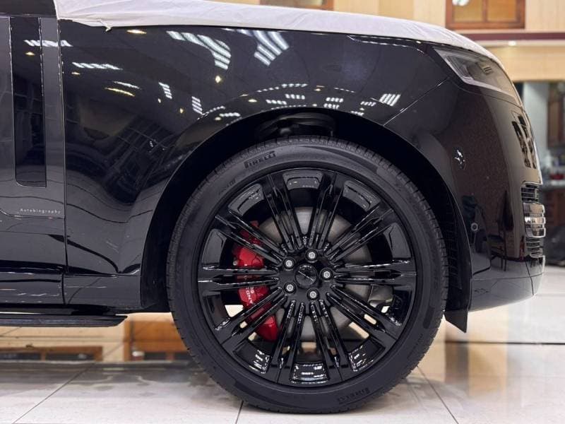 2026 Land Rover Range Rover AUTOBIOGRAPHY P530 thumbnail 5