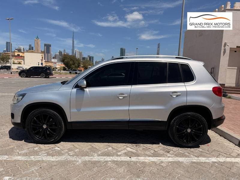 2014 Volkswagen Tiguan SE thumbnail 5