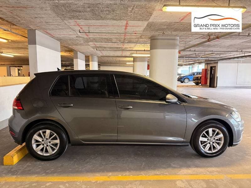 2018 Volkswagen Golf SE thumbnail 4