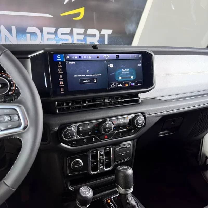 2025 Jeep Wrangler Unlimited SAHARA thumbnail 8
