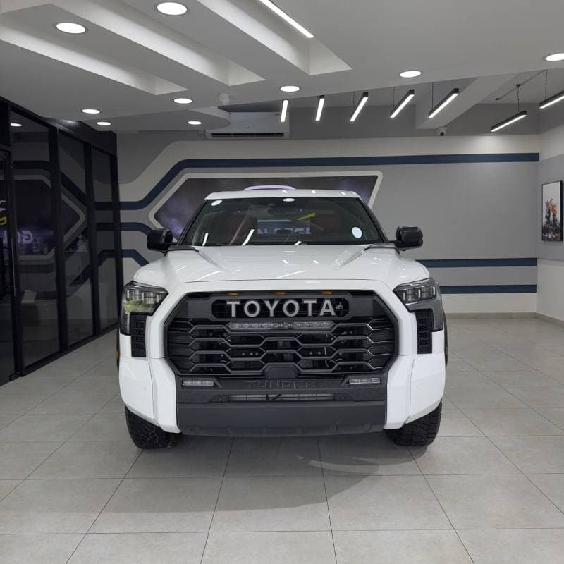 2025 Toyota Tundra thumbnail 2